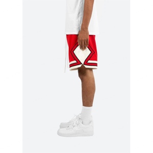 Shorts de sport pour hommes en polyester personnalisés, style jogger, pour le basketball, la gym et l'entraînement, avec doublure en mesh, idéal pour l'été. - Product Image 4