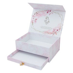 Boîte d'expédition en carton à double couche magnétique de luxe personnalisée pour cosmétiques, bijoux, boîte cadeau magnétique de luxe, laminage mat, gaufrage - Product Image 1