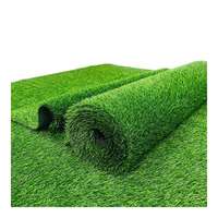 Gazon artificiel en plastique écologique GHT avec un design mural vert doux pour l'aménagement paysager et l'envasement des murs extérieurs