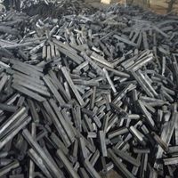 Charbon de bois en briquettes de sciure de bois au design innovant, prix usine, facile à allumer, sans étincelles, directement de l'usine au Vietnam.