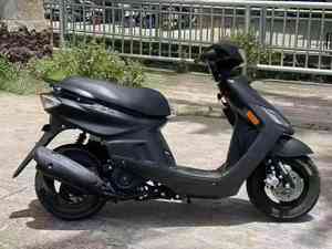 <span class=keywords><strong>Scooter</strong></span> Yamaha Jog 100cc 4 temps d'origine - Design compact, facile à manœuvrer pour le transport urbain - Product Image 2