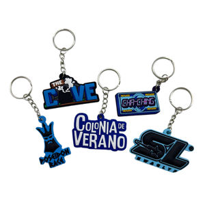 Llavero de PVC con colgante de silicona de caucho blando 2D, lavable, de primera calidad, totalmente personalizado - Product Image 4