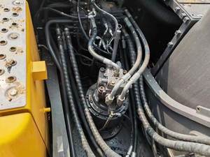 รถขุด VOLVO 140 มือสองคุณภาพดี ราคาถูก พร้อมหัวเจาะแบบเบรกเกอร์ - Product Image 6