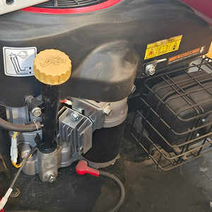 Điều chỉnh tay lái máy cắt cỏ phù hợp với chiều cao người dùng khác nhau, thoải mái và kiểm soát - Product Image 3