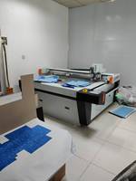 Kotak Hadiah Kaku Cetak Hot-Stamping Bunga Mawar Mewah Kustom Ketebalan 2mm Laminasi Matt Embossing Dapat Didaur Ulang Magnetik