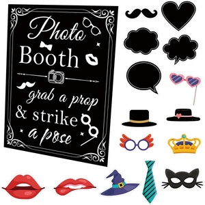 Panneau personnalisé pour photomaton avec support, kit d'accessoires pour photomaton, lèvres amusantes, lunettes, chapeaux pour décorations de mariage, de remise de diplôme, de bal de promo et de fête - Product Image 1