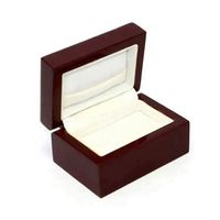 Boîte à bijoux rectangulaire en bois laqué noir avec doublure en velours, couleurs personnalisables et design de voyage en bois