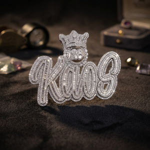 Pendentif personnalisé en moissanite avec inscription « Crown Kings », breloque en strass, plaqué or rose/or, bijou unisexe avec nom pour cadeau - Product Image 1