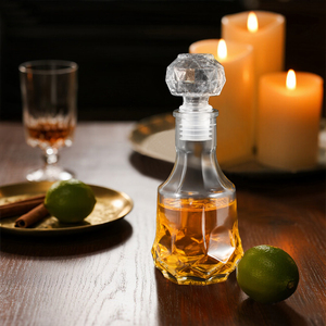 Mini Decanter in Vetro da 100ml, Contenitore con Rilievo, Tappo in Sughero, Bottiglia Vuota Ricaricabile per Vino, Liquori, Conservazione Alcolici, Bomboniera - Product Image 2
