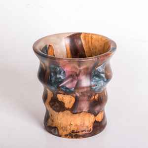 Transforma Cualquier Espacio en un Oasis Verde con Resina Artesanal y Macetas de Madera para Plantas, Ideal para Salas de Estar y Oficinas - Product Image 6