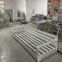 Chaises longues de style nordique, cadre en aluminium unique en forme de feuille, rotin PE, pour la détente, lit de soleil, pour l'extérieur, la plage, l'hôtel, la piscine