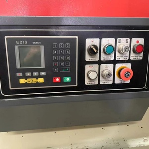 Cisaille hydraulique CNC 2.12x3200, machine de découpe industrielle pour métaux, équipement de cisaillement à guillotine robuste pour usine - Product Image 6