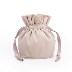 Sacs à cordon en velours recyclables pour bijoux, pierres précieuses, bagues, bracelets, colliers, montres, boucles d'oreilles, lunettes, et bonbons de mariage - Product Image 5