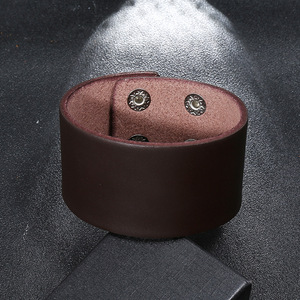 Gelang Kulit Asli Punk Rock Pria Desain Geometris Sederhana Panjang 23cm Perhiasan - Product Image 4