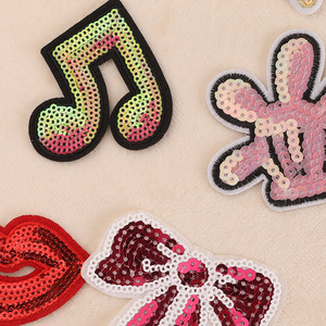 Écusson thermocollant personnalisé en paillettes réfléchissantes, brodé, pour vêtements/sacs - Product Image 2