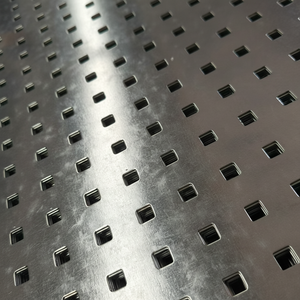 Láminas de Acero Inoxidable y Acero al Carbono con Perforación de Precisión, Duraderas, Anticorrosivas, Resistentes al Fuego y al Agua, Diseño Industrial para Taller - Product Image 1