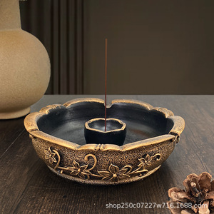 Quemador de Incienso Cuadrado Clásico de Resina Hecho a Mano para Uso Religioso, Decoración para el Hogar u Oficina - Product Image 4