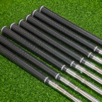 Nouveaux fers de golf 923 Premium pour l'amélioration des performances, avec technologie PurFlex Cavity Badge, pour un lancement optimal, des fers longs et un maintien constant des intervaleurs de distance.