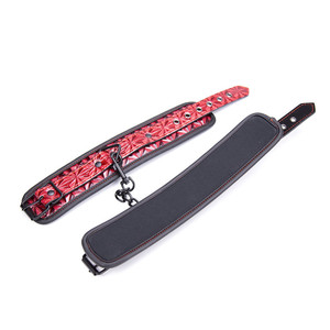 Menottes en cuir de crocodile copiées pour jeu sexuel Équipement de bondage BDSM pour jeux de rôle <span class=keywords><strong>et</strong></span> aventures érotiques - Product Image 3