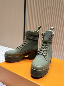 Botas de Tobillo Cálidas para Exteriores, Diseño de Diseñador de Lujo para Hombre, Hechas a Mano, para Senderismo y Caminatas al Aire Libre, Antideslizantes - Product Image 4