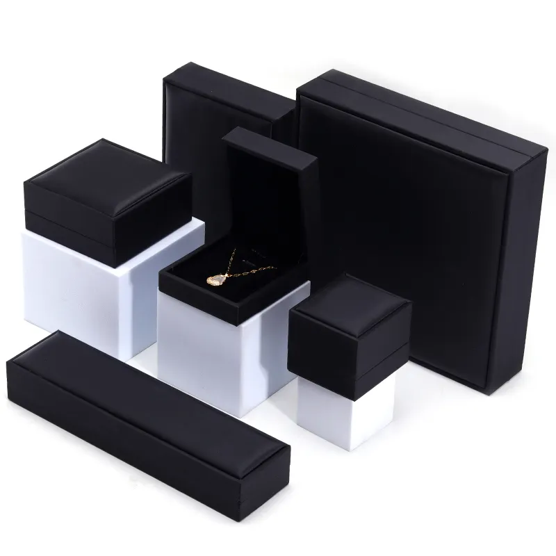 Hanhong Fabrik Großhandel benutzer definierte Luxus Samt Schmuck Verpackung Box dicken Schwamm Halskette Ring Box schwarz PU Leder Schmucks cha tulle