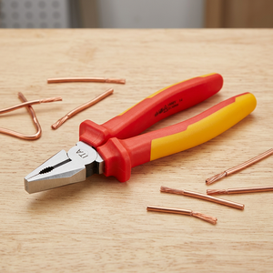 Pince combinée à haute résistance, à bord lisse, isolée 1000V, qualité industrielle et bricolage, avec VDE - Product Image 1