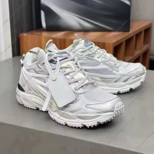 Chaussures de créateur luxueuses et élégantes pour hommes, chaussures de sport antidérapantes confortables pour hommes et femmes, chaussures formelles. - Product Image 6