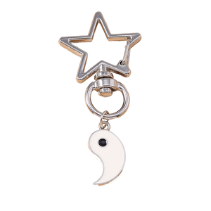 Popolari portachiavi cinesi in stile gossip di Wenys, con simboli Yin-Yang di tendenza nazionale, ideali per coppie. - Product Image 6