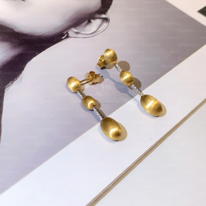 Boucles d'oreilles clous de luxe GEMLOVE en or 18 carats avec diamant rond de 0,096 carat cultivé en laboratoire pour fiançailles, mariage et occasions spéciales - Product Image 5