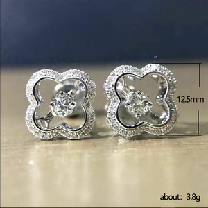 Orecchini a Quadrifoglio per Donne, Eleganti Gioielli Minimalisti in Stile Coreano con Cristalli Incastonati, per Uso Quotidiano - Product Image 5