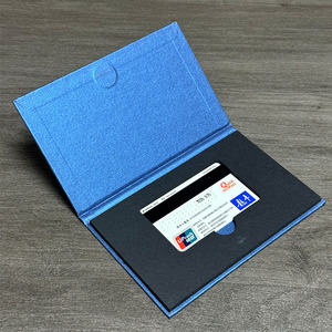 Set di Carte di Lusso a Forma di Libro, Scatole in Cartoncino per Tessere Associative e <span class=keywords><strong>VIP</strong></span>, Logo Personalizzato Stampato a Colori con Finitura in Lamina d'Oro - Product Image 2