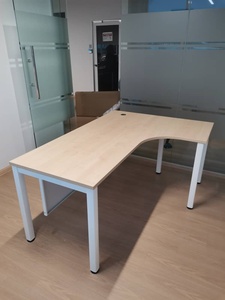 Mesa de Conferencia Moderna en Forma de L con Patas de Metal, Muebles de Oficina Duraderos para Uso Comercial o Doméstico - Product Image 5