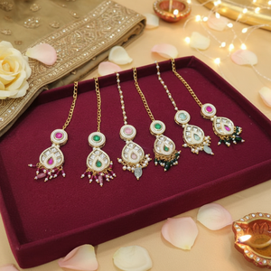 Maangtikka antique plaqué or avec pierres de cristal et perles Ornement de tête de mariée pour événements festifs - Product Image 3