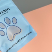 Pochette personnalisée en plastique découpée à l'emporte-pièce avec poignée, emballage alimentaire de qualité supérieure pour cadeaux, achats, aliments pour animaux et accessoires