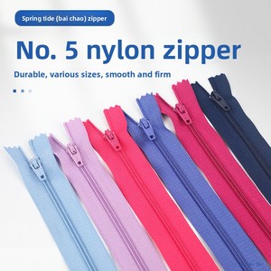 Fermeture éclair en nylon à glissière libre à verrouillage automatique, 5e taille, direct usine, délai d'échantillon de 7 jours pour vêtements, uniformes scolaires, manteaux pour femmes - Product Image 2