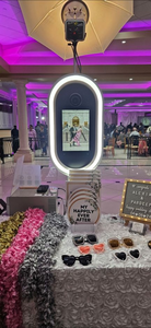 Kiosque photo ovale personnalisable pour selfies avec iPad et appareil photo reflex numérique, coque de photobooth avec flight case et éclairage RGB pour mariage - Product Image 2