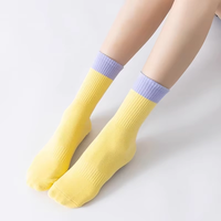 Chaussettes de yoga antidérapantes professionnelles de haute qualité pour femmes, avec grip en silicone, personnalisables, pour des programmes de yoga efficaces