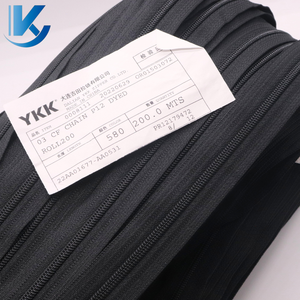Rotoli di <span class=keywords><strong>Cerniera</strong></span> in Nylon di Alta Qualità Disponibili 03P12 05P16 Originale YKK Rotoli di <span class=keywords><strong>Cerniera</strong></span> a Catena Lunga per Borse e Valigie - Product Image 4