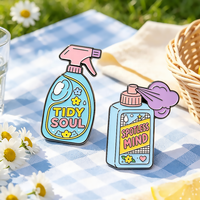 Nouvel Arrivage : Pin's en émail souple mignon, motif bouteille de détergent, coloré, personnalisé, en métal, pour la vente en gros