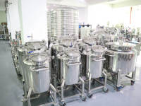 Réservoir de stockage de liquides chimiques industriels en acier inoxydable mobile certifié CE YETO, équipement de stockage de crème, réservoir de stockage d'eau chaude, facile