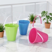 Usine fournissant 3.5L 4L seau en plastique Mini seau avec poignée populaire enfants plage jouets seau de nettoyage à domicile