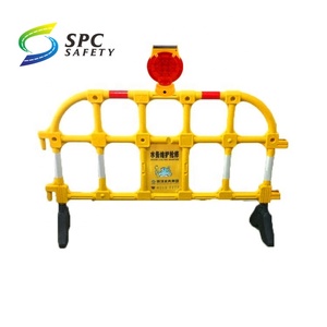Venta al por mayor temporal de plástico, ligero y duradero de seguridad portátil peatonal de barrera de control de multitudes de tráfico cerca de la <span class=keywords><strong>barricada</strong></span>. - Product Image 2