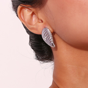 Boucles d'oreilles Boho en acier inoxydable plaqué or coquillage perle bijoux de bohème pour femmes - Product Image 4