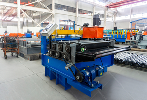 Machine de formage de tuiles en acier coloré PPGI avec contrôle PLC et fonction de coupe à longueur motorisée - Product Image 3