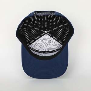 Venta al por mayor personalizado OEM adultos 6 paneles sombrero de ala plana de alta calidad de goma en relieve Logotipo de poliéster Gorras láser agujero Snapback Cap - Product Image 6