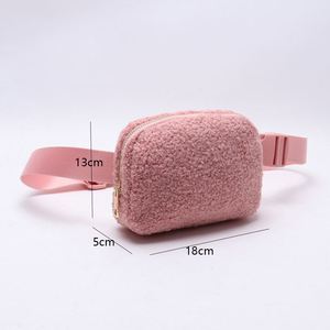 กระเป๋าคาดเอวแบบมีซิป Keymay Velvet ลายตัวอักษร สำหรับทุกเพศ  ขนปุย นุ่มสบาย พกพาสะดวก ใช้ได้ทั้งแบบสะพายข้างและคาดเอว เหมาะสำหรับการเดินทางท่องเที่ยวกลางแจ้งในชีวิตประจำวัน - Product Image 6