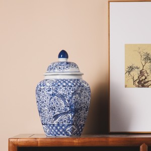 Pot à gingembre en porcelaine bleue et blanche de style chinois traditionnel, vase décoratif en céramique avec motif d'oiseaux, accent décoratif chinoiserie pour la maison - Product Image 4