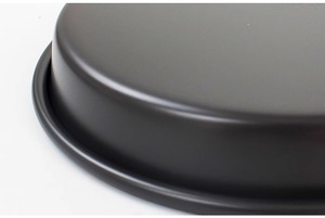 Teglia per <span class=keywords><strong>Pizza</strong></span> in Lega di Alluminio Nera da 7 Pollici con Rivestimento Anodizzato Duro Certificata per Uso Alimentare per Ristoranti - Product Image 5