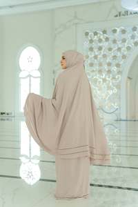 Usine <span class=keywords><strong>de</strong></span> vêtements personnalisés solide Robe Mukena Telekung voyage <span class=keywords><strong>de</strong></span> luxe deux pièces ensemble <span class=keywords><strong>de</strong></span> <span class=keywords><strong>prière</strong></span> islamique Ramadan femmes musulmanes <span class=keywords><strong>tenue</strong></span> - Product Image 3
