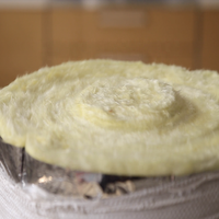 INSULWOOL Rouleau d'isolation en laine de verre au design moderne 24kg/m3, épaisseur 50mm, pour l'isolation thermique des toitures d'entrepôts